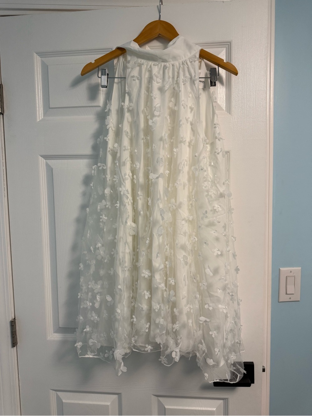 White Floral Appliqué Sleeveless Dress